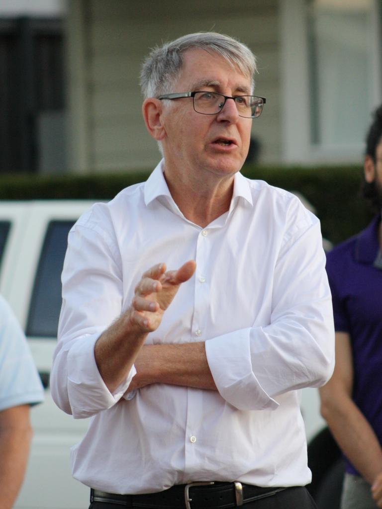 Cr Andrew Ferguson addresses the concerns of residents. Picture: Alexi Demetriadi