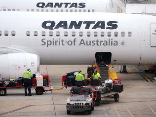 Qantas shakes up frequent flyer program