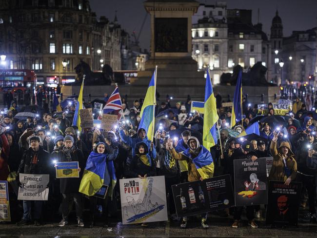 Ukrainians and other demonstrators gather at Trafalgar Square. Picture: Rob Pinney/Getty Images