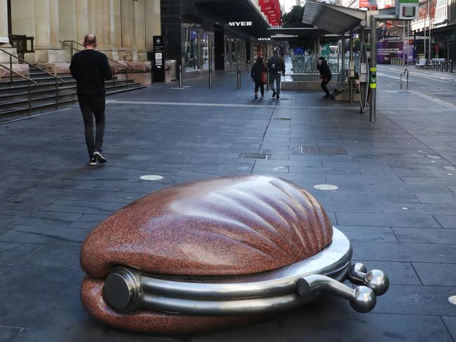 MELBOURNE, AUSTRALIA - NewsWire Photos. June 3, 2021:  People get their daily exercise as the sun comes up in Williamstown, during a COVID lockdown across Melbourne. Bourke Street mall. Picture: NCA NewsWire / David Crosling