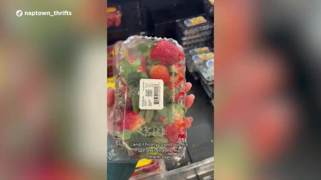 Woman's amazing hack to pick the best berries at the supermarket