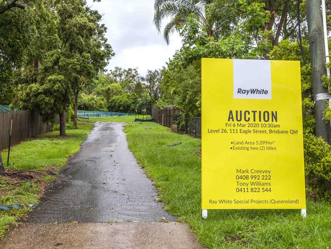 General photograph of residential development site being auctioned in Lorward Avenue, Bardon, Sunday, February 9, 2020 (AAP Image/Richard Walker)