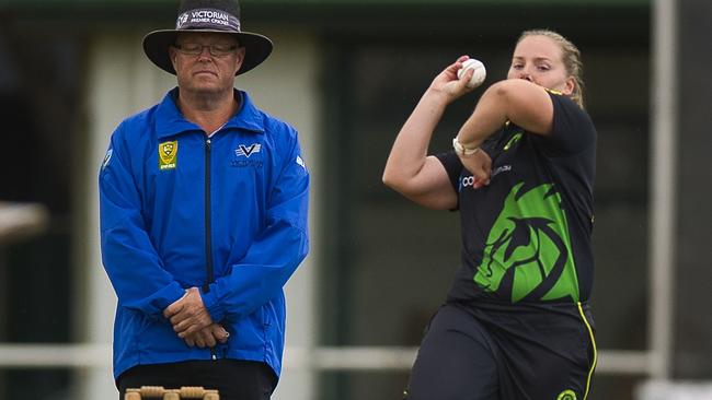 Danielle Montague goes at Melbourne in the semi-final. Pic: Chris Thomas, Cricket Victoria.