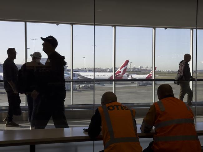 SYDNEY, AUSTRALIA - NewsWire Photos - AUGUST 23, 2024: General scenes inside Sydney Airport terminal departures as refuelers take strike action.Picture: NewsWire / Simon Bullard.