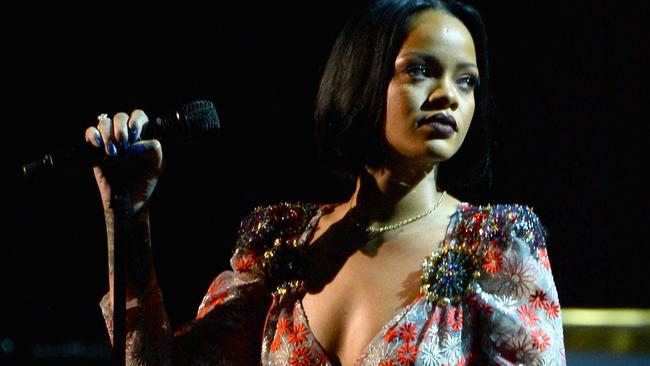 Rihanna planned an ‘80s themed performance for the Grammy Awards.