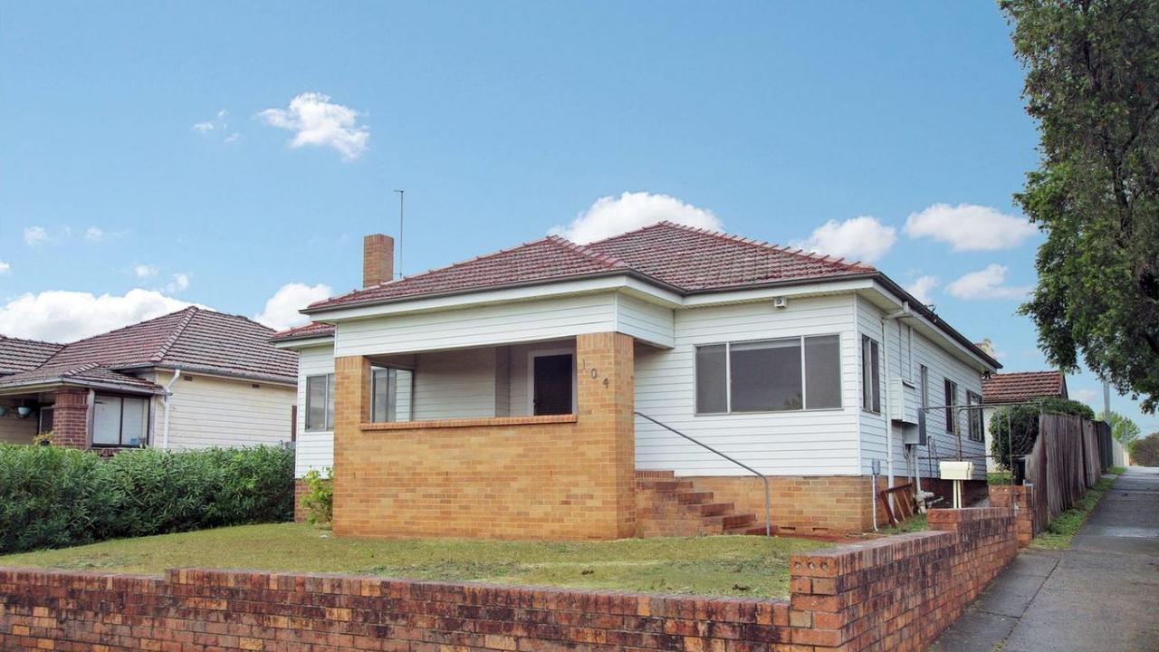 104 Amy St, Regents Park is available to rent at $570 per week, near Sydney's median rental price.