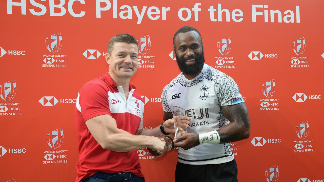 Brian O'Driscoll presents Semi Radradra with the HSBC Player of the Final after Fiji won the London Sevens.