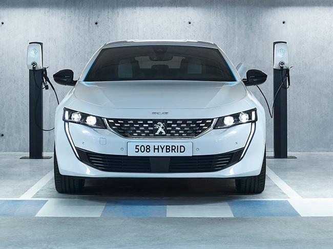 2022 Peugeot 3008 plug-in hybrid (overseas model shown).