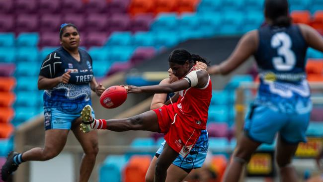 Jenna Singh Lippo in the Waratah vs Darwin Buffettes 2023-24 NTFL women's elimination final. Picture: Pema Tamang Pakhrin