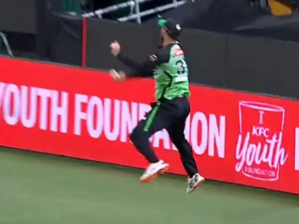 After he caught the ball in his right hand, Maxwell under armed it back in field. Picture. FOX Sports