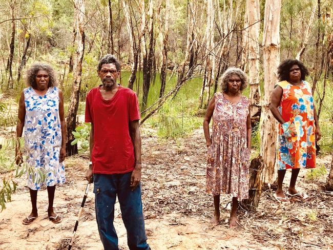 TWAM-20190406  embargo for TWAM 6 APRIL 2019NO REUSE WITHOUT PERMISSIONBakala with Gwen Lalara, Gayangwa Lalara and Suzanne Wurrumara on Groote Eylandt Pic : Trent Dalton