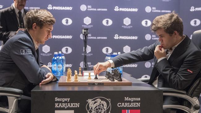 World Chess Championship: Magnus Carlsen loses Game 8 to Sergey Karjakin -  Hindustan Times