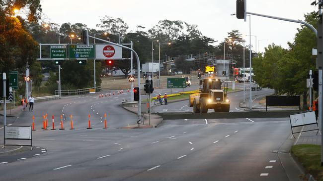 The Tasman Highway near the Cenotaph was closed at 7pm for the lifting of the span on the Bridge of Remembrance. Pictures: MATT THOMPSON