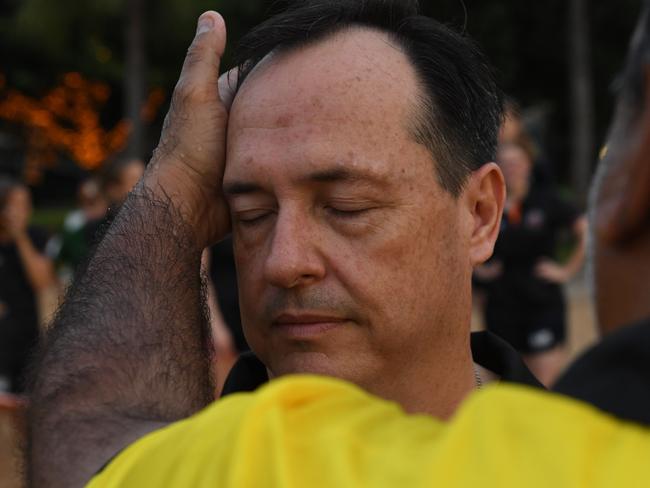 Darwin Salties women’s coach Rod Tremlett during a traditional saltwater Welcome to Country before the 2022 season. Picture: (A)manda Parkinson