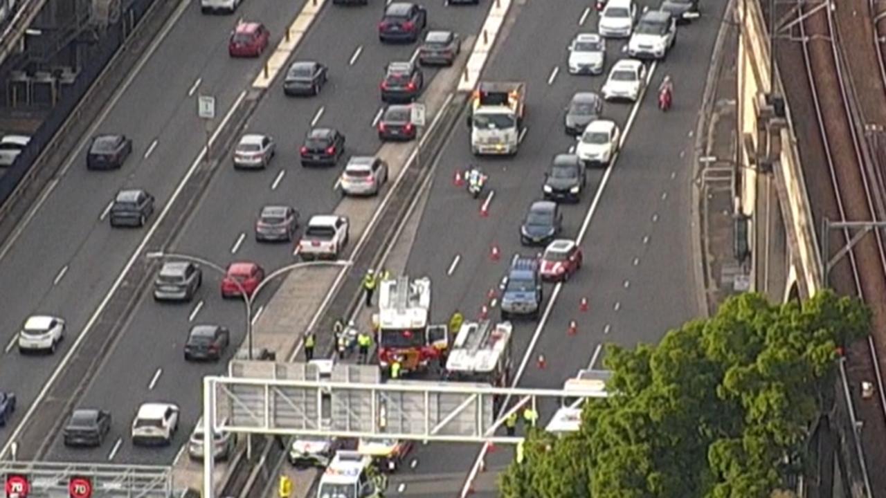 Horror Crash Closes Two Lanes On Warringah Fwy During Peak Hour The Courier Mail 2170