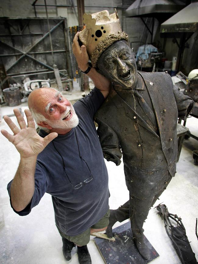 Corlett and his bronze statue of Graham Kennedy …