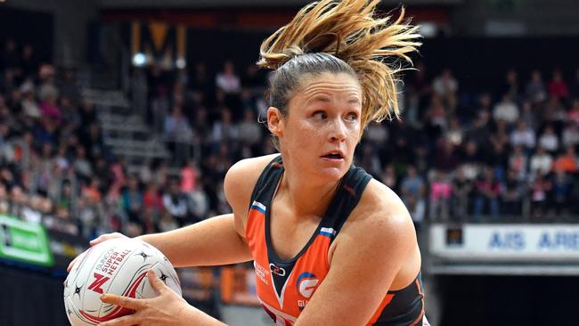 Giants goal shooter Susan Pettitt has been called into the Diamonds training camp.