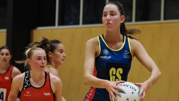 Olivia Wilkinson in action for the Peninsula Waves in the Victorian Netball League. Picture: The Man in the Stands.