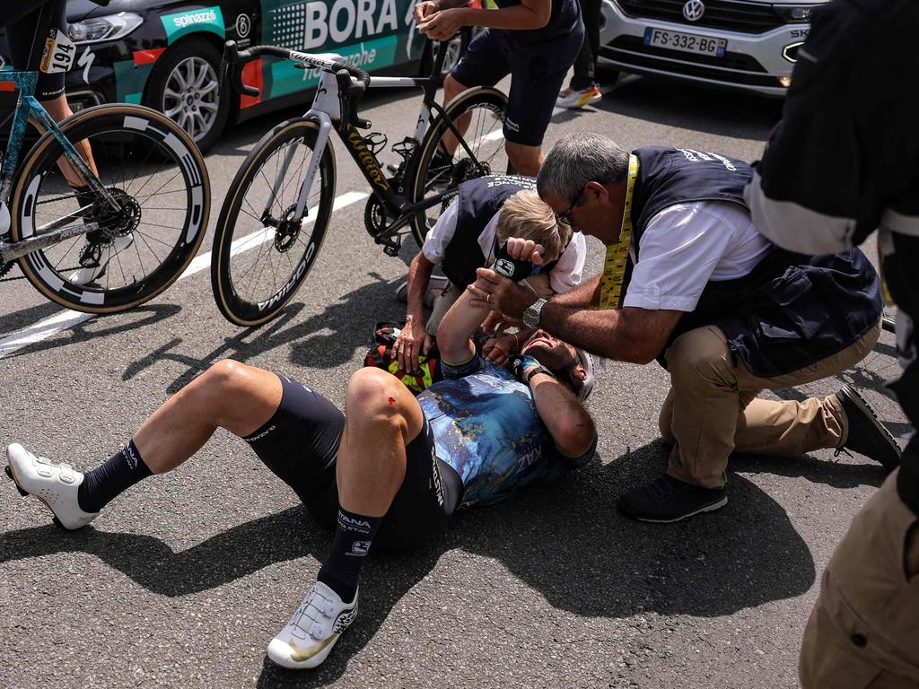 ‘It’s heartbreaking’ Mark Cavendish crashes out of Tour de France