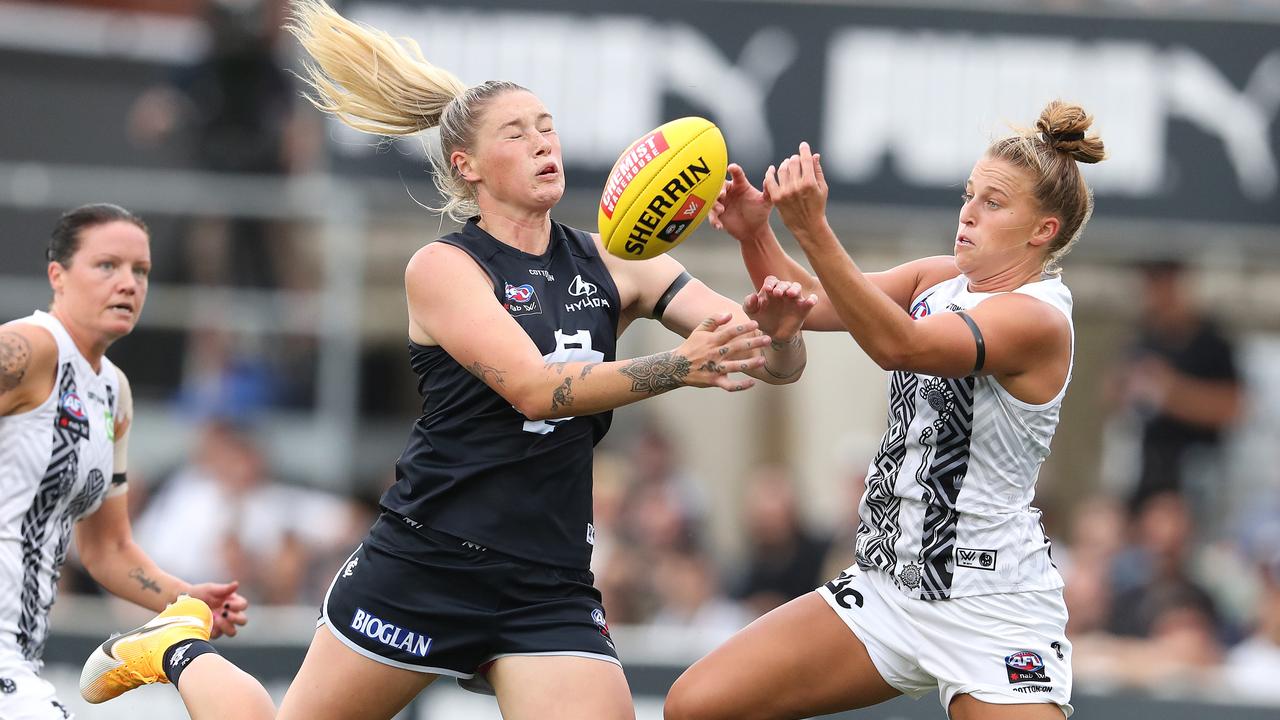 Blues’ star Tayla Harris was swamped early by the likes of Pie Ruby Schleicher. Picture: Michael Klein