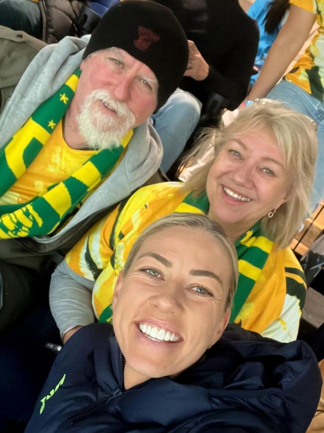 Alanna Kennedy with dad Stephen and mum Stephanie.