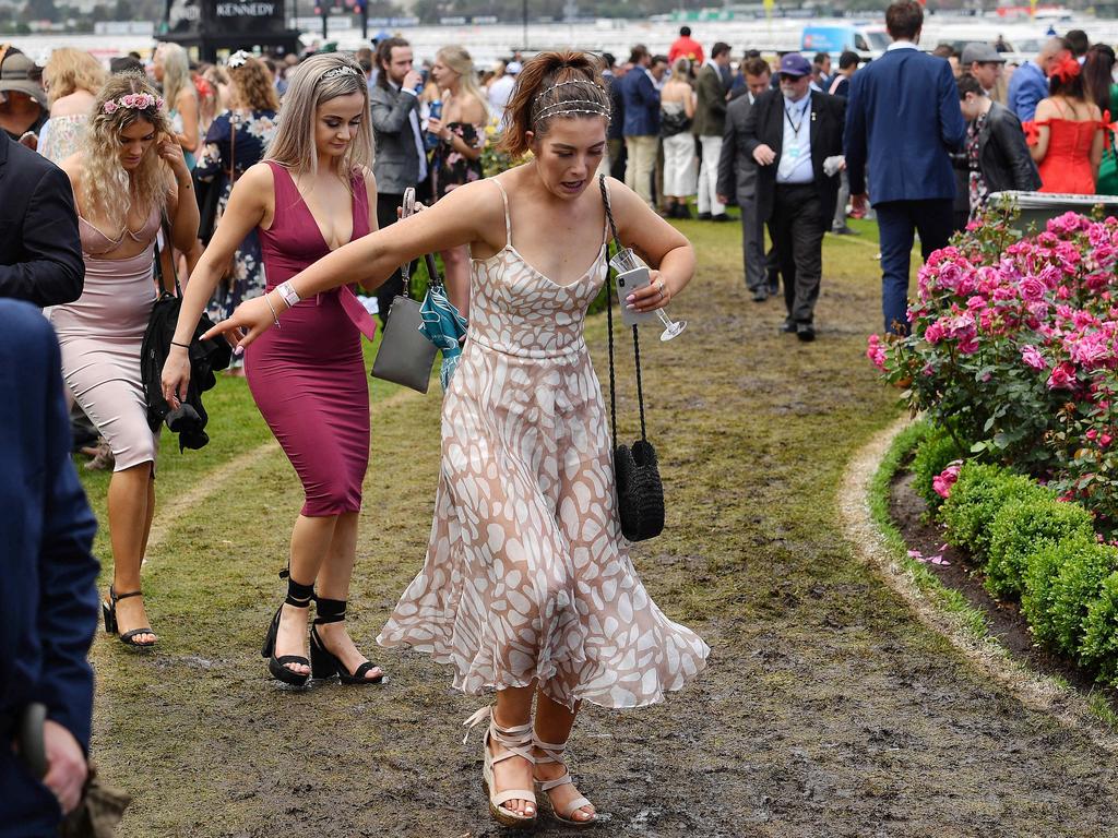 Melbourne Cup 2018 Drunk Racegoers Across Australia Au 