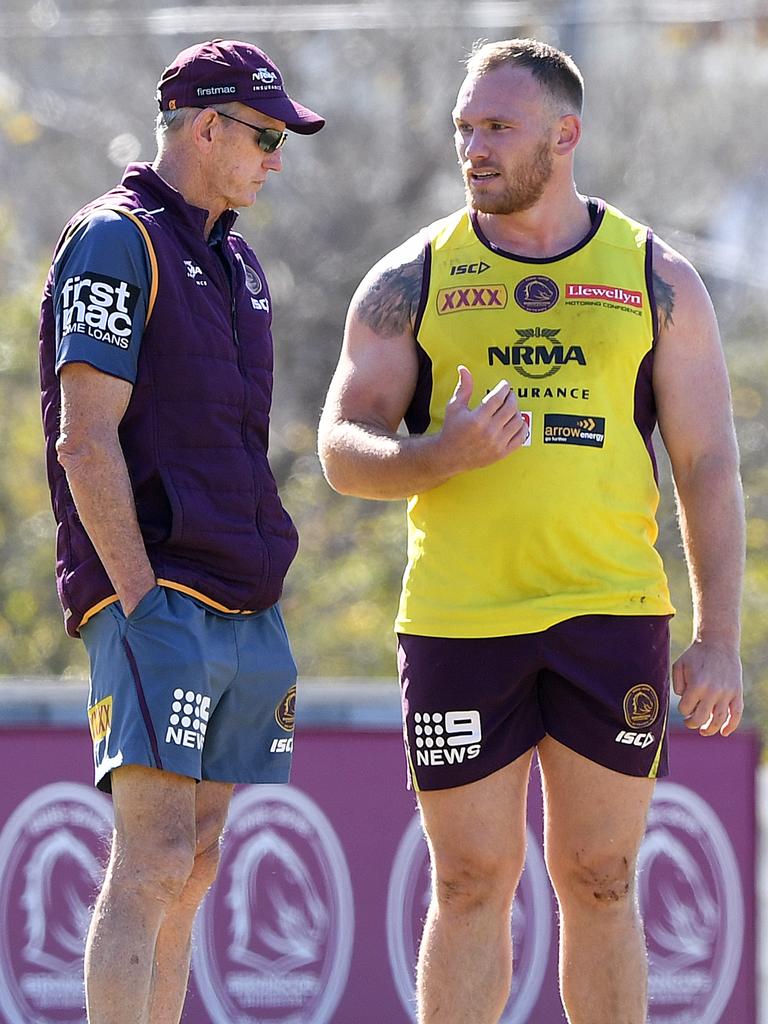 Wayne Bennett and Matt Lodge during the 2018 season.