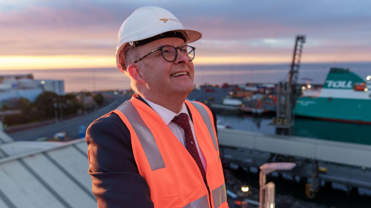 BURNIE, AUSTRALIA. NewsWire Photos JUNE 20, 2024. The Prime Minister, Anthony Albanese, was in Burnie on Thursday with Senator Anne Urquhart. They visited TasRail's Burnie Shiploader Project. Picture: PMO via NewsWire