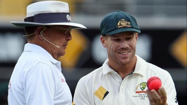 Ian Gould talks with David Warner.