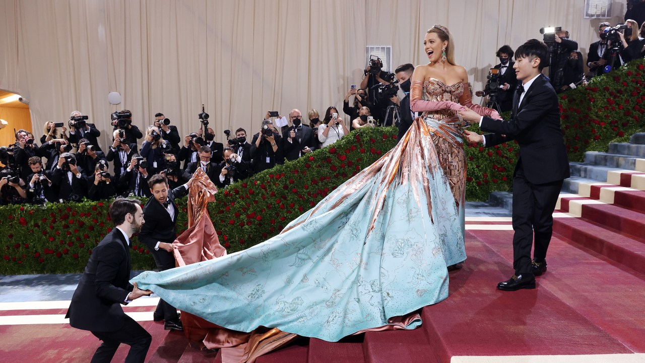 Met Gala 2022: Blake Lively Channeled the Statue of Liberty With Gown