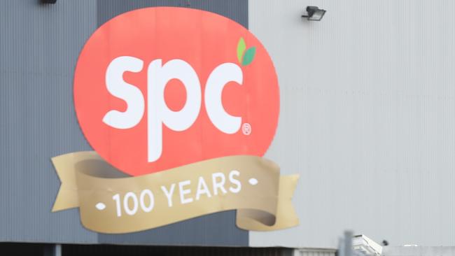 SPC shift change in Shepparton, as the company announces a potential sale.  Picture: Alex Coppel