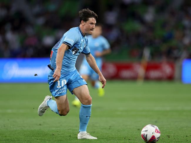 Joe Lolley of Sydney FC in action during the round 16 A-League Men match between Melbourne Victory and Sydney FC at AAMI Park, on January 24, 2025, in Melbourne, Australia. (Photo by Jonathan DiMaggio/Getty Images)
