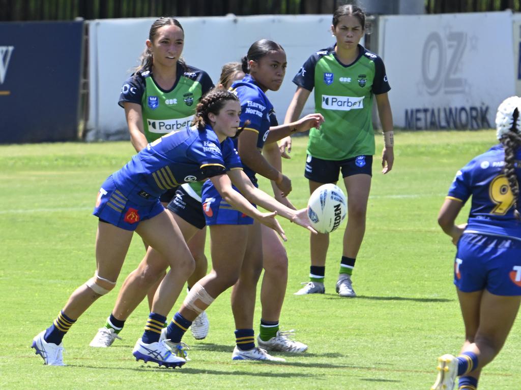 Sienna Bonello passes out of dummy half. Picture: Martin Ollman