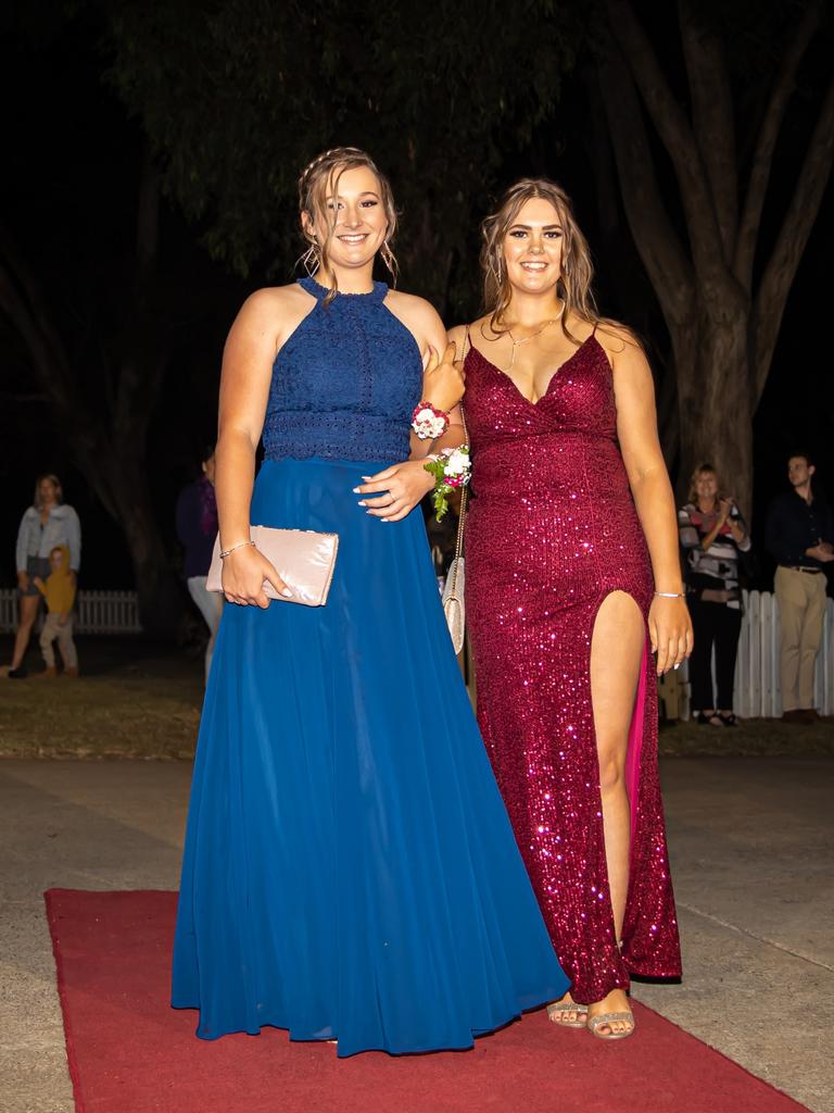 Astrid Harrison and Samantha McKechnie arriving at the 2021 Scots PGC College Cardinal. Photo Jedd Johnstone / The J’taime