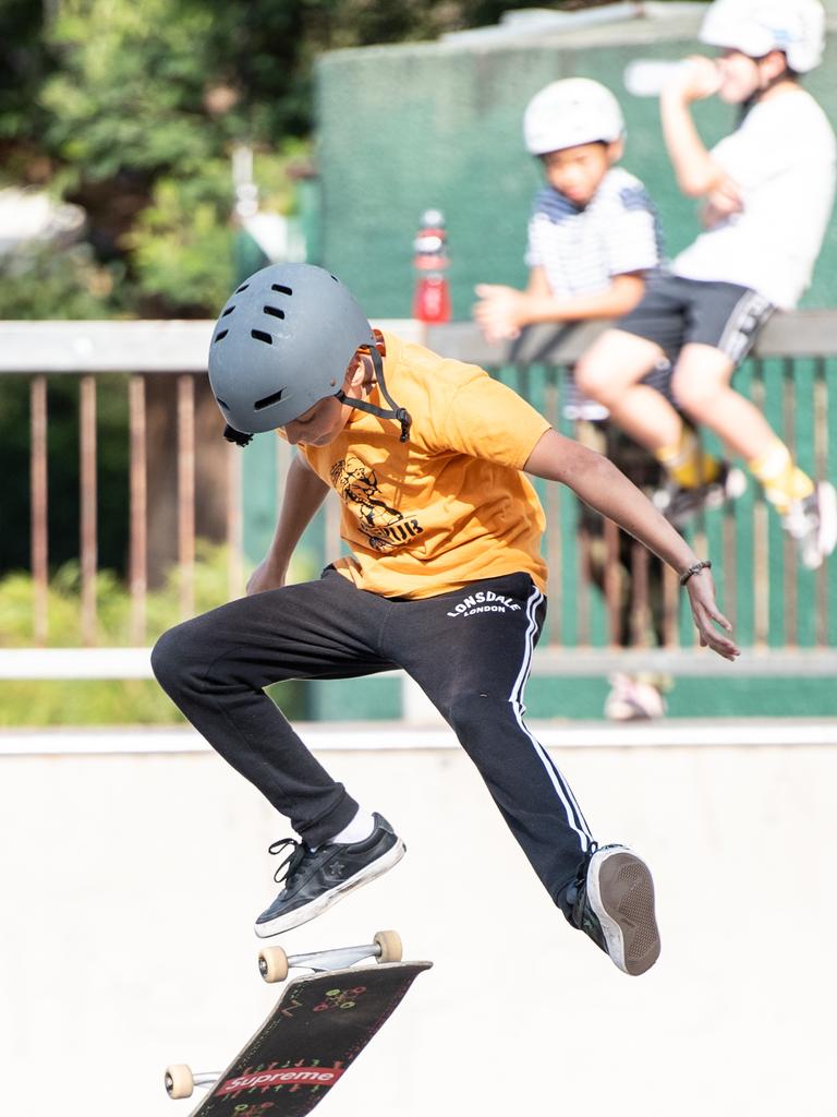 Leo McDowell pictured competing at Berowra skate park at the skate, scooter and BMX battle royale. (AAP IMAGE / MONIQUE HARMER)