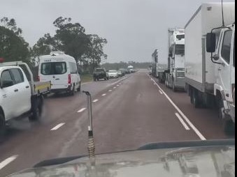 Motorists caught between the Hann and Stockyard Ck road closures on the Gregory Hwy. Credit: Heather Jonsson, Emu Apple Arts