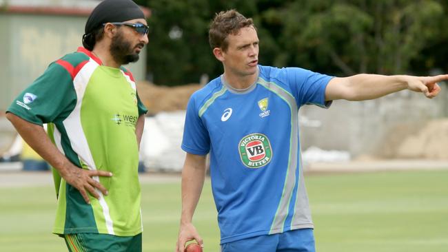 Monty Panasar and Steve O’Keefe talk tactics in Brisbane.