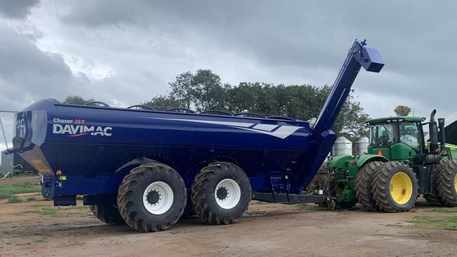 The Davimac dual axle 35-tonne chaser bin.