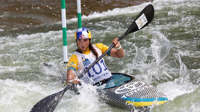 Jess Fox in the K1 Women's final at Penrith Whitewater Stadium. Picture: Peter Kelly