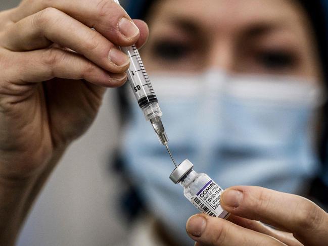 Omicron vaccine ‘ready in 100 days’