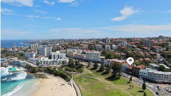 The site fronts onto Bondi Beach.