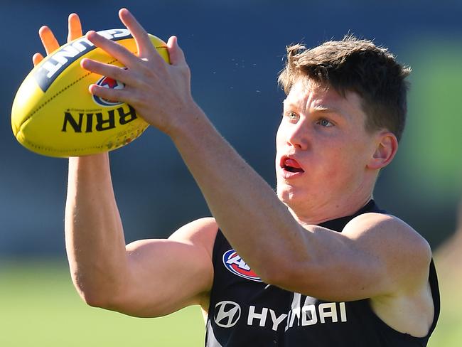 MELBOURNE, AUSTRALIA - JUNE 24: Sam Walsh of the Blues marks during a Carlton Blues AFL media opportunity at Ikon Park on June 24, 2019 in Melbourne, Australia. (Photo by Quinn Rooney/Getty Images)