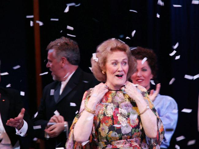 Former opera singer Dame Joan Sutherland accepts Australia Post's award as Australian Legend 2004 at a gala tribute concert presented by Opera Australia at the Sydney Opera House, 22/01/2004. Pic Jeff Busby.