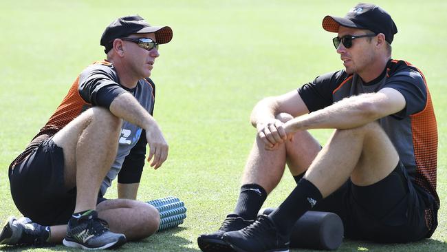 New Zealand coach Gary Stead, left, talks with dumped bowler Tim Southee before play at the SCG. Pic: Photosport via AP