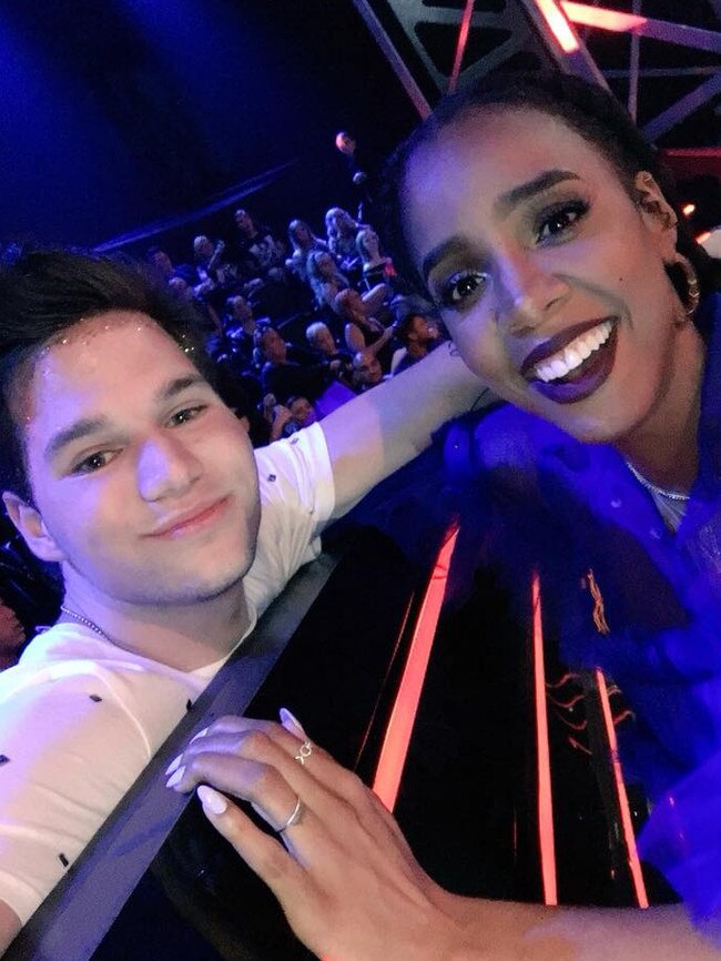 Sen poses for a happy snap with Kelly Rowland at the set of <i>The Voice</i>.