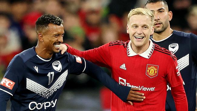 Man U overcomes Victory scare as monster crowd sees Nani