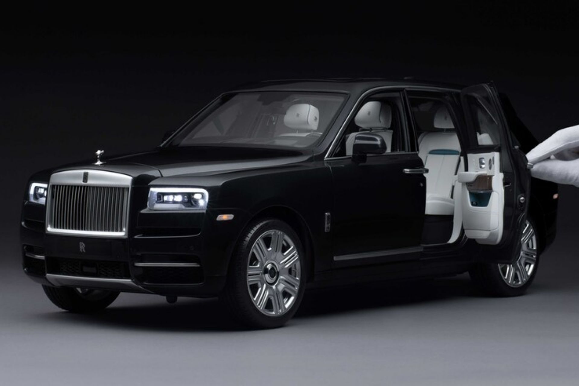 A Toy Cullinan SUV Designed By Rolls-Royce Just Sold For $26k - GQ