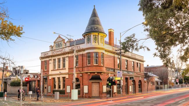 Students could soon be doing their classes at ‘one of Melbourne’s oldest pubs’.