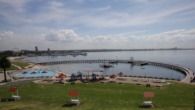 Popular Eastern Beach at Geelong has been shut to prevent people gathering during the 2020 Covid 19 pandemic. Picture: Peter Ristevski