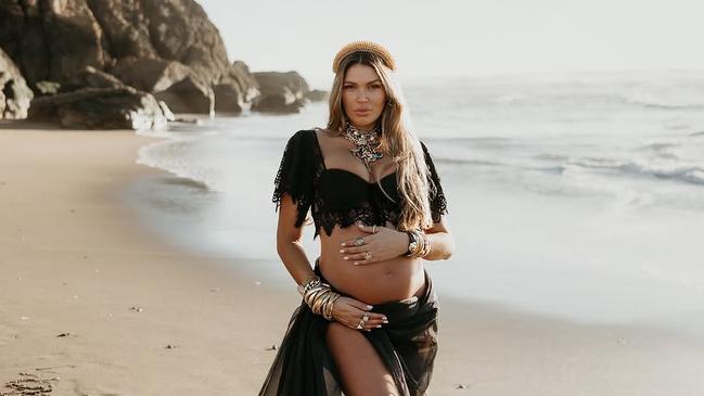 **FOR THE WEEKEND TELEGRAPH** Bella Hunter shares pregnancy photos on instagram. https://www.instagram.com/p/DFrTlQERb98/